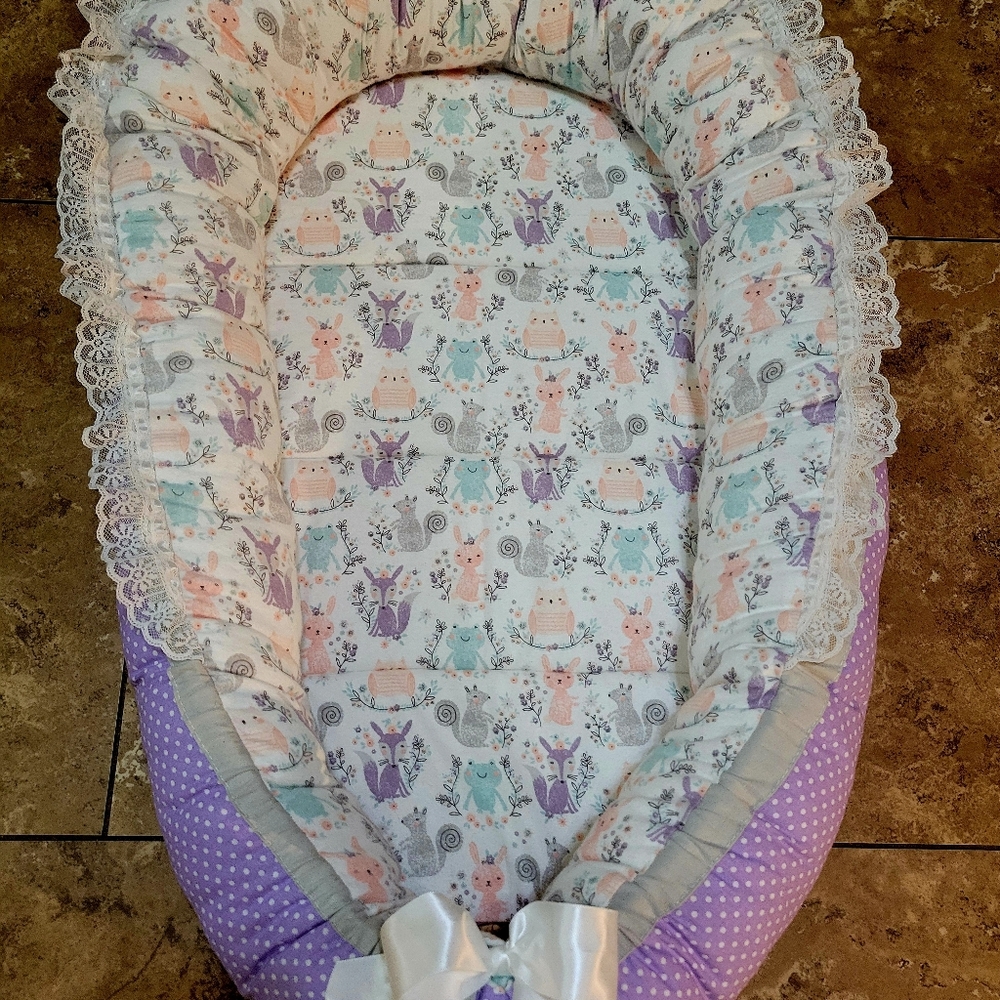 Handcrafted Babynest Lounger - Picture 3 of 3
